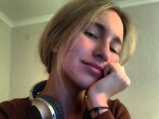 BeautyGinger live cam model at XLoveCam