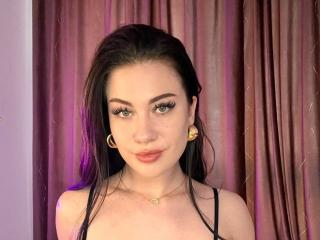 MiaKhallirae live cam model at XLoveCam