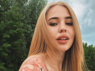 AmyyGlad Webcam Porno Live - Photo 13/15