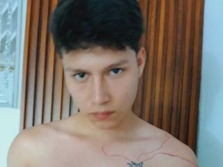 Watch DanielOn live on cam on XLoveCam