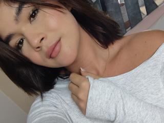 ScarlletZhen Blowjob XXX Cams - Photo 10/21