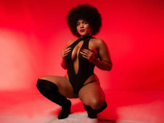 AliceJelanni Webcam Porno Live - Photo 9/21