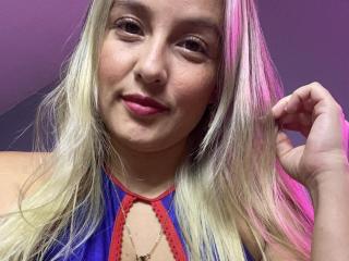 SaritaCaramelo Blowjob XXX Cams - Photo 14/21