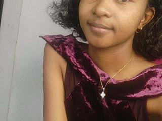 Dorelline live cam model at XLoveCam