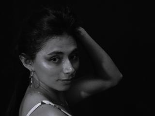 AnnaMooree live cam model at XLoveCam