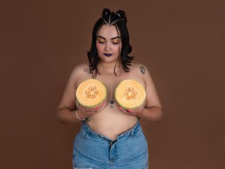 AnthonellaMiller live cam model at XLoveCam