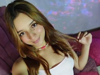 SaarahJones Blowjob XXX Cams - Photo 15/21