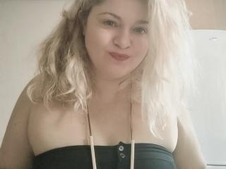 Watch HurricaneCathrine live on cam on XLoveCam