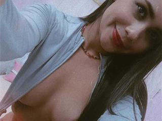 SophieJones69 Blowjob XXX Cams - Photo 5/21