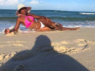 SexyDBijou live cam model at XLoveCam