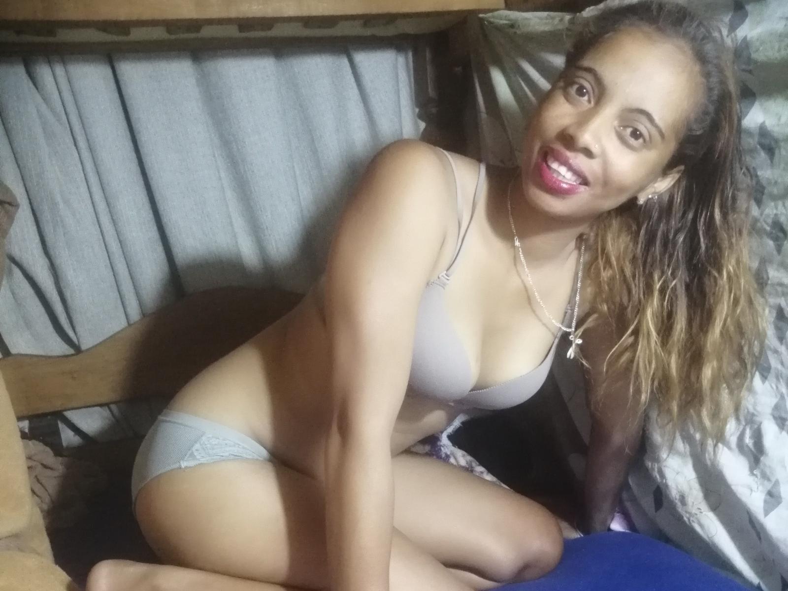 WhiteWoman — live cam photo 2