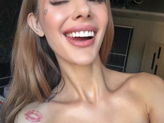 SensualMila Blowjob XXX Cams - Photo 7/21