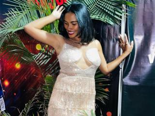 Watch Finoana live on cam on XLoveCam