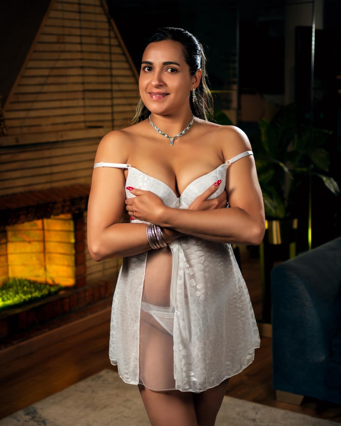 webcam model LianaWest from XloveCam webcam model LianaWest from XloveCam
