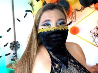 SalmaAzaman Blowjob XXX Cams - Photo 9/21