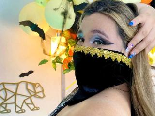 SalmaAzaman Blowjob XXX Cams - Photo 8/21