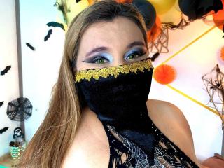 SalmaAzaman Blowjob XXX Cams - Photo 6/21