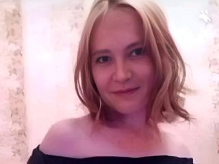 Watch LolaAlina live on cam on XLoveCam