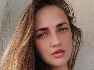 Watch Milannka live on cam on XLoveCam