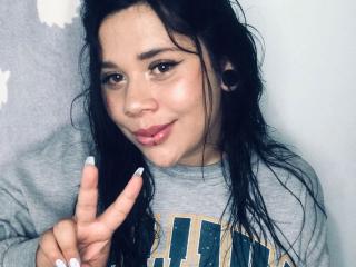 SamantaGreen live cam model at XLoveCam