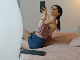 AnntonellaWatson Webcam Porno Live - Photo 5/21