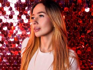 LinaMillia live cam model at XLoveCam