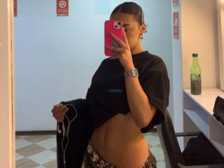 SienaReign Blowjob XXX Cams - Photo 4/21