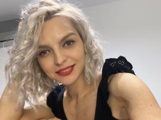 DouceAmelia Amateur Live Cam - Photo 19/21