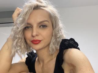 DouceAmelia Amateur Live Cam - Photo 16/21