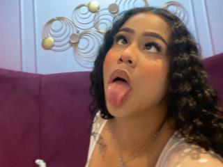 SofiFoxy69 Blowjob XXX Cams - Photo 6/21