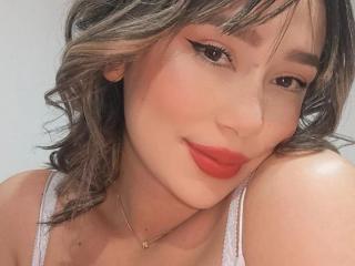 SharaaMiller Blowjob XXX Cams - Photo 12/21