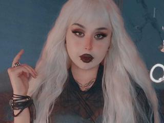 MadameRaven live cam model at XLoveCam