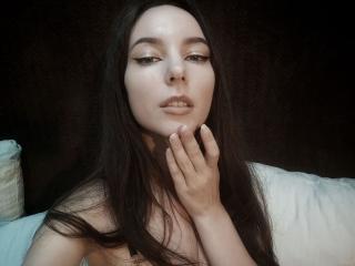 ApheliaAddington Webcam Porno Live - Photo 5/21