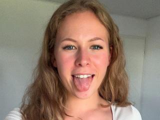 Photo of JuliaMey-hot