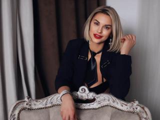 BelleLisaG Live Cam Porn - Photo 19/21