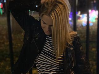 BelleLisaG Live Cam Porn - Photo 15/21