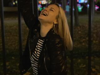 BelleLisaG Live Cam Porn - Photo 13/21