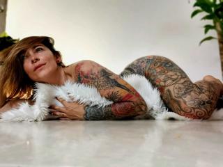 SaraValkyria Blowjob XXX Cams - Photo 9/14