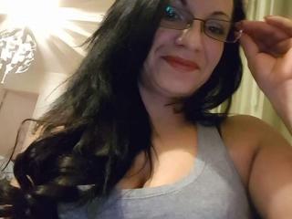 NikyMature live cam model at XLoveCam