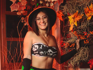 SharisWillian Blowjob XXX Cams - Photo 17/21