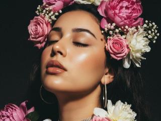 EvellynGrey live cam model at XLoveCam
