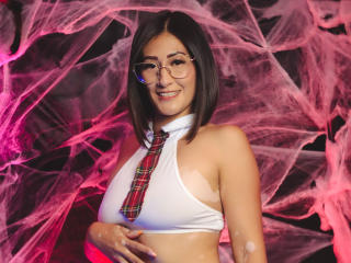 SharisWillian Blowjob XXX Cams - Photo 11/21