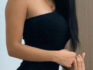 AnnaMil live cam model at XLoveCam