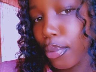 CandyAlisia live cam model at XLoveCam