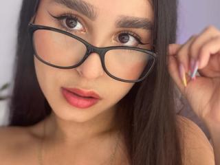 ZoeCastelli live cam model at XLoveCam