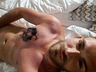 Live Chat with KevinHott69 on XLoveCam