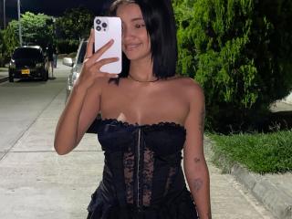 MilaClan live cam model at XLoveCam