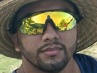 Watch MarooHot live on cam on XLoveCam