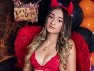 Watch LauraKlark live on cam on XLoveCam