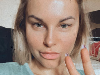 BelleLisaG Live Cam Porn - Photo 10/21